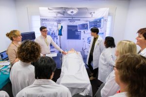 EXPERTOS INTERNACIONALES